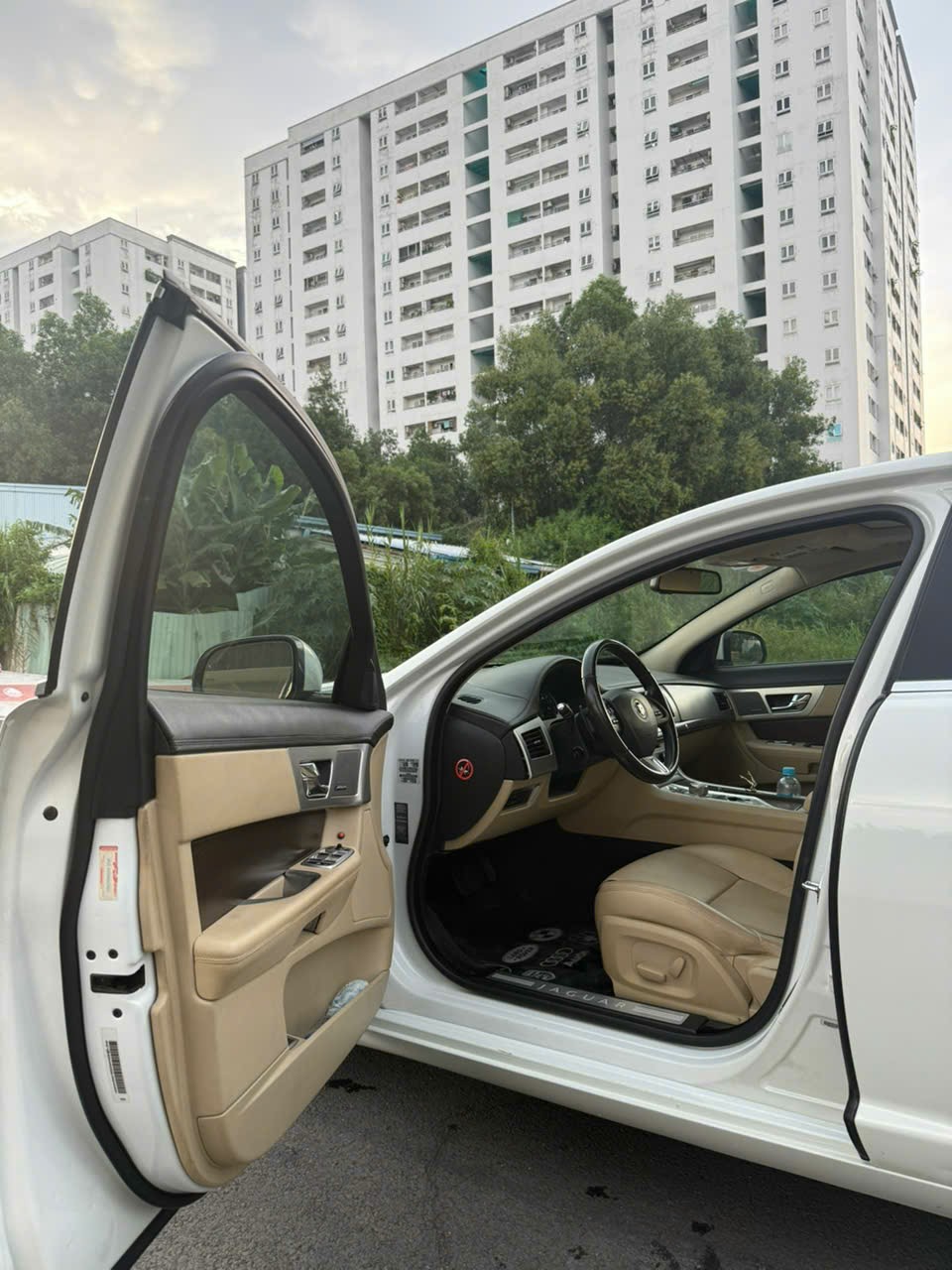 Jaguar XF 2.0 AT 2013 - Ảnh 3