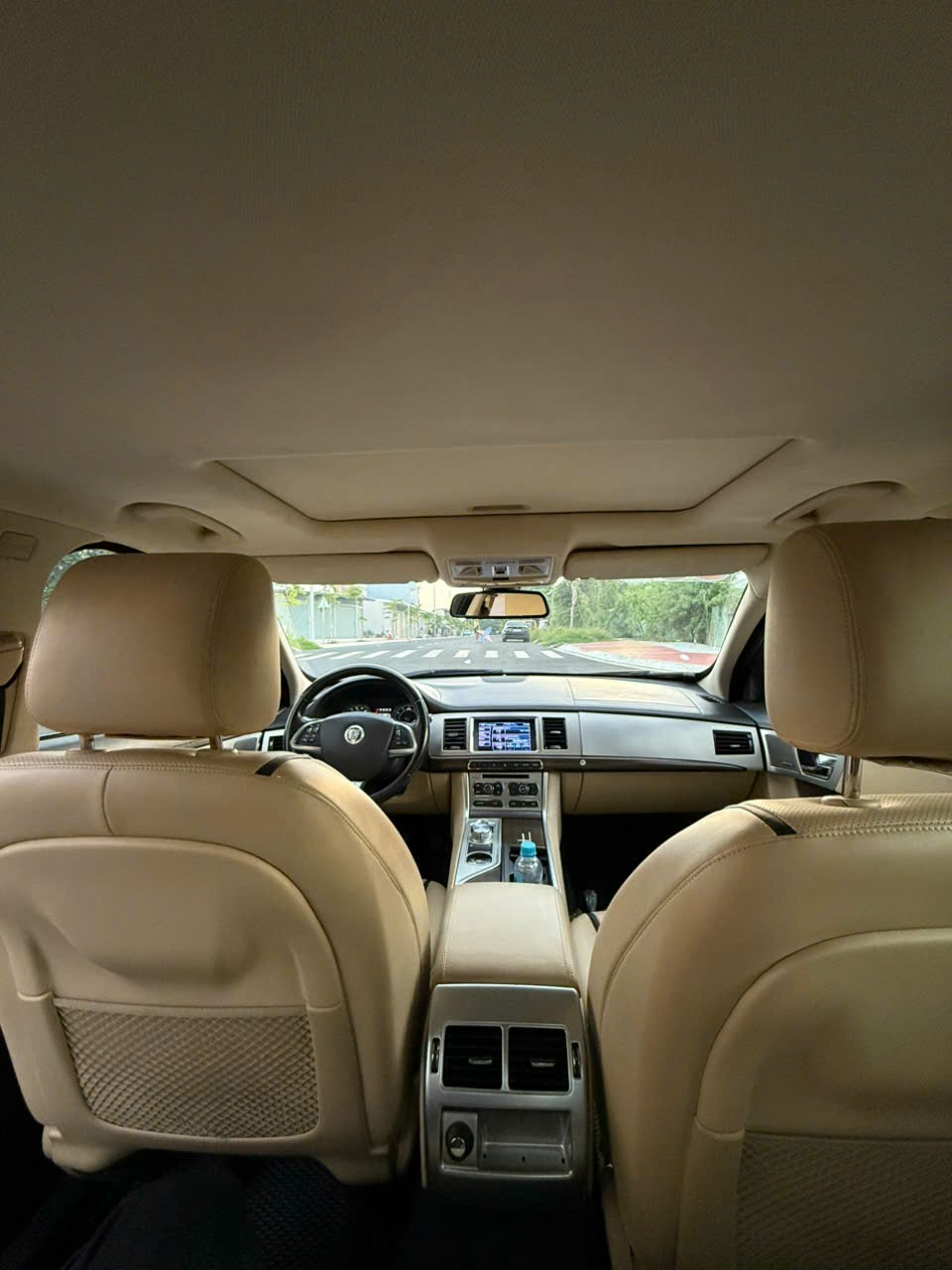 Jaguar XF 2.0 AT 2013 - Ảnh 8