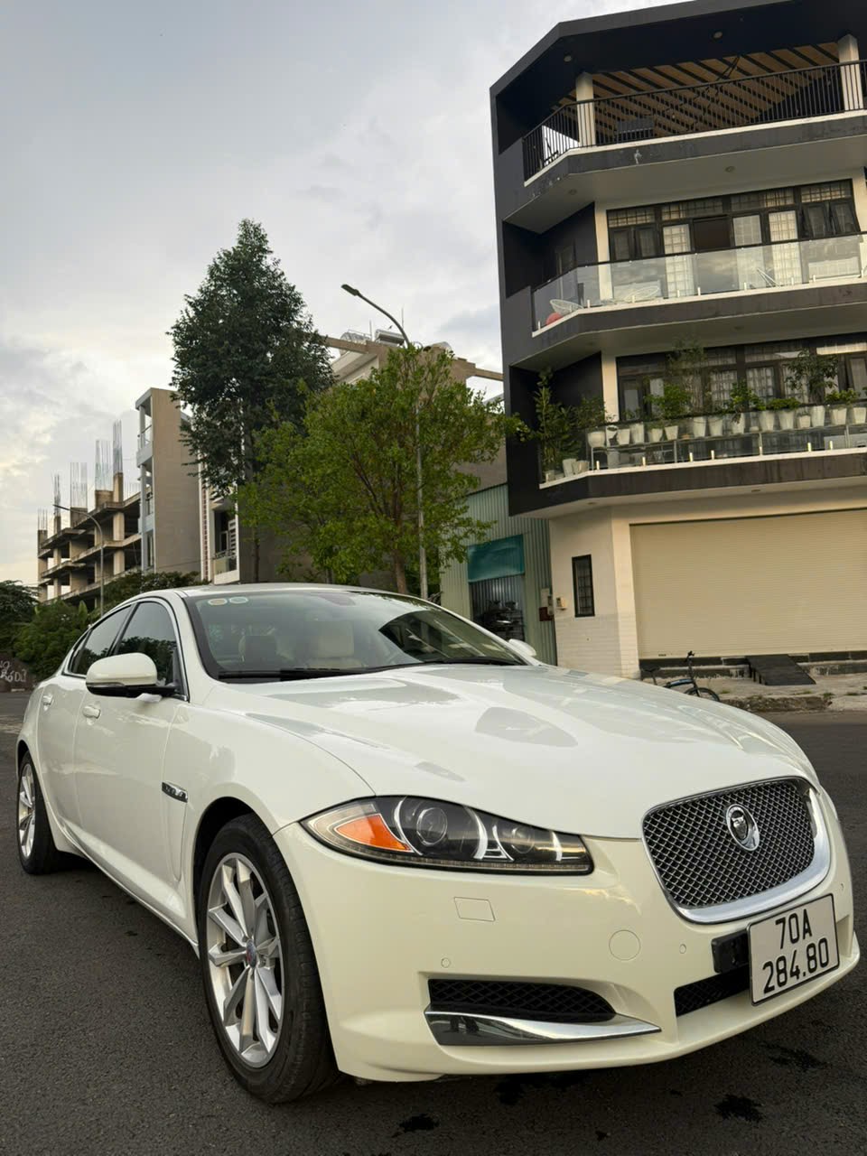 Jaguar XF 2.0 AT 2013 - Ảnh 9